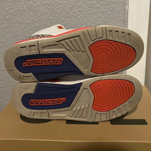 Jordan 3 Knicks - Picture 3 of 4